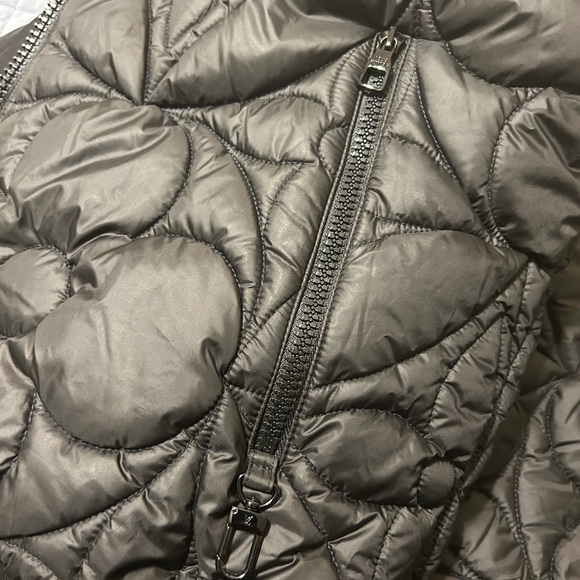 LVSE Flower Quilted Hoodie Reversible Jacket, sz 50, Black - Authentic NWOT - Picture 11 of 16